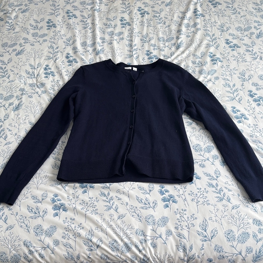GAP Women’s navy cardigan size medium